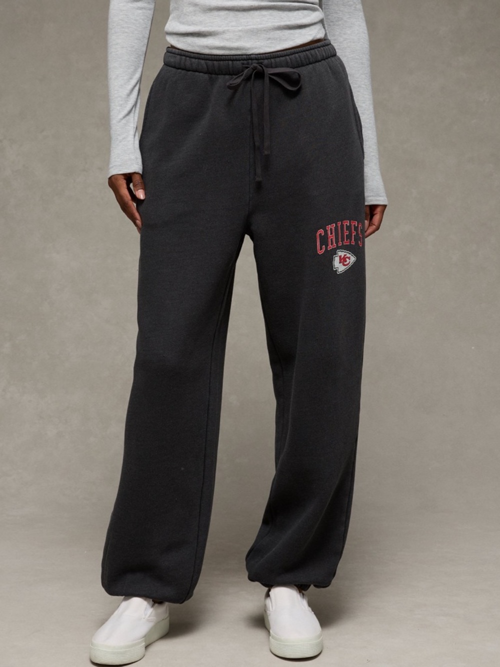 NEW American Eagle Kansas City Chiefs NFL sweatpants‎ Size Small